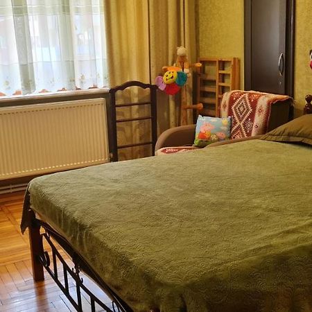Comfortable Apartment In Батуми Экстерьер фото