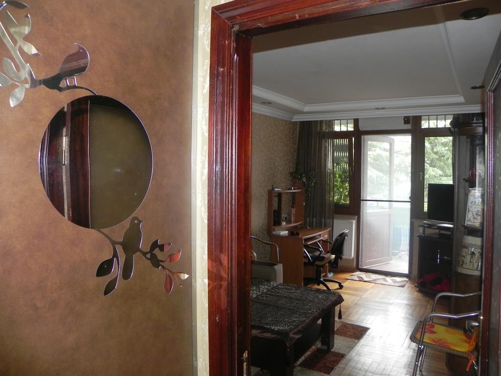 Comfortable Apartment In Батуми Экстерьер фото